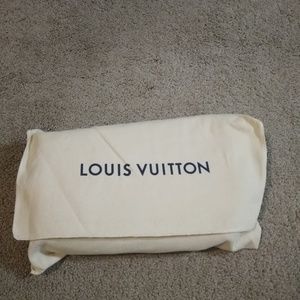 Louis Vuitton Pallas Clutch